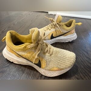 Nike React Infinity Run Flyknit 3 Tennis Shoe in Wheat Gold (5.5 W / 4youth)